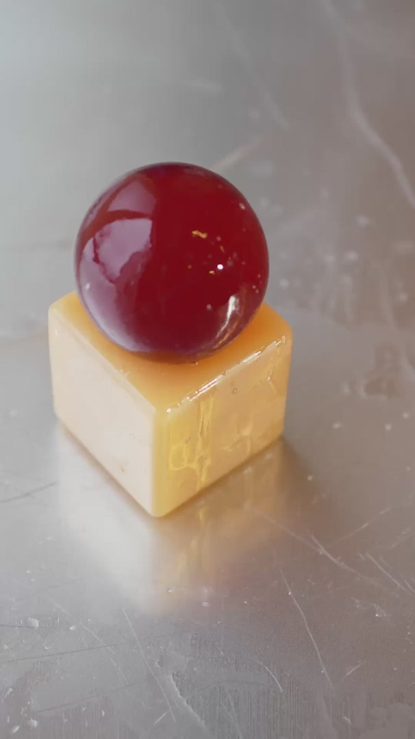 Ravfarvet OBA sæbe på naturlig base i resin fra MOELLENBACH