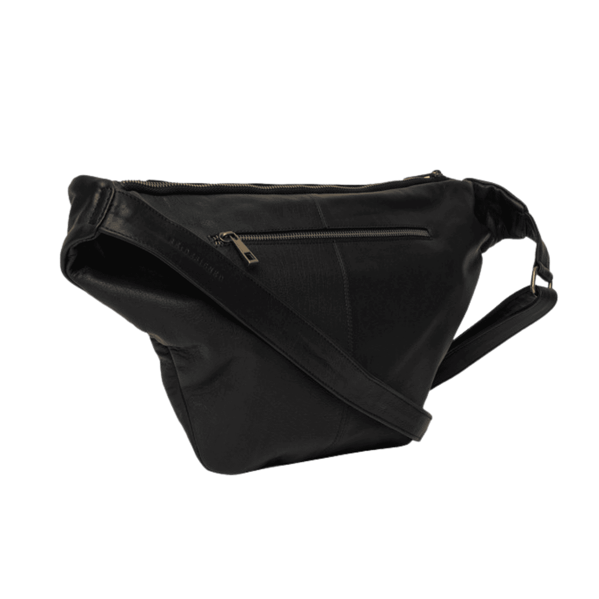 Merla er en stor bumbag taske fra ReDesigned. Denne er i farven black som er en sort læder