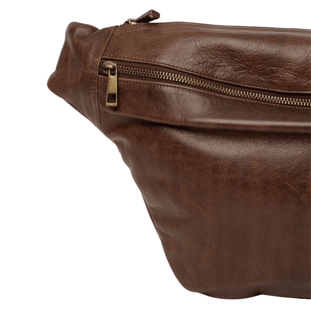 Merla er en stor bumbag taske fra ReDesigned. Denne er i farven woodsmoke som er en mørkebrun læder