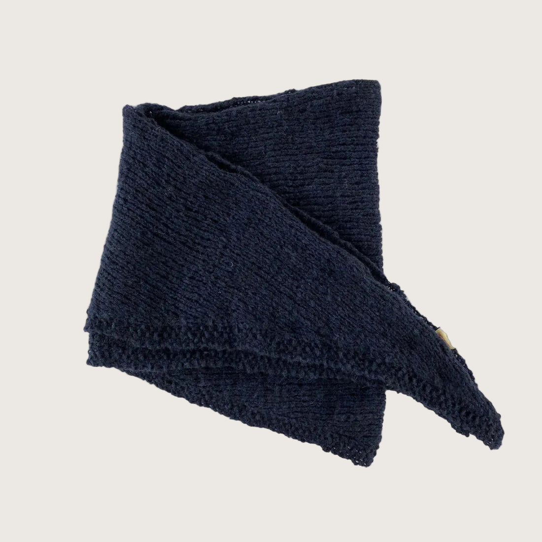 Mørkeblå tørklæde fra Coffee Beanies