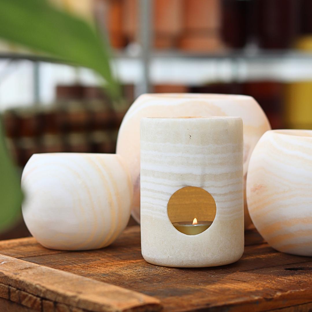 Duftlampe fra Studio ByHAA i alabast til æteriske olier