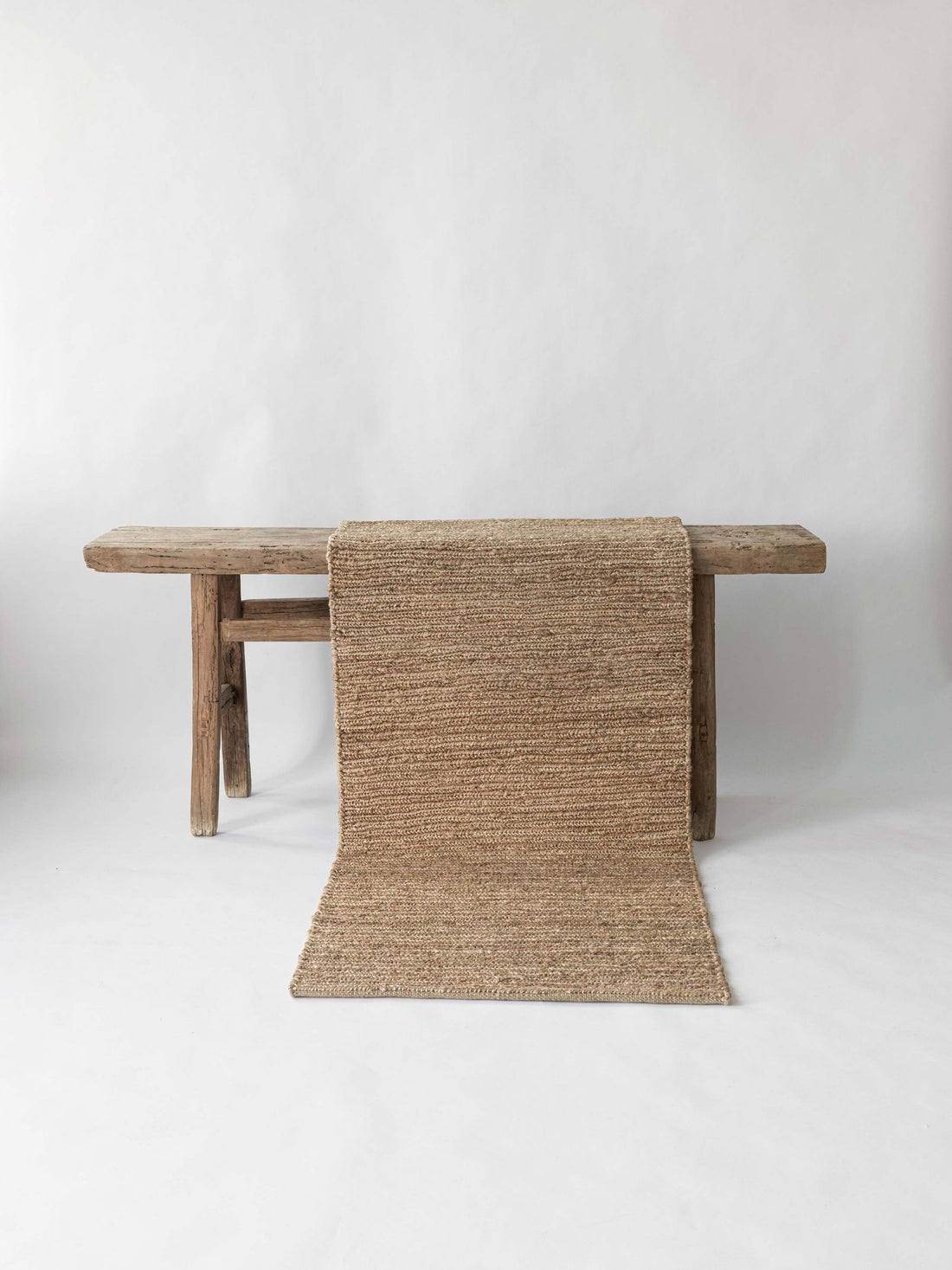Lyst natur farvet hamp tæppe i sumak fra tell me more