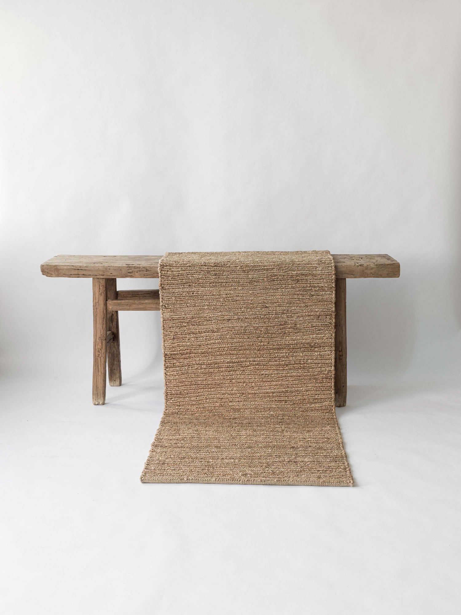 Lyst natur farvet hamp tæppe i sumak fra tell me more