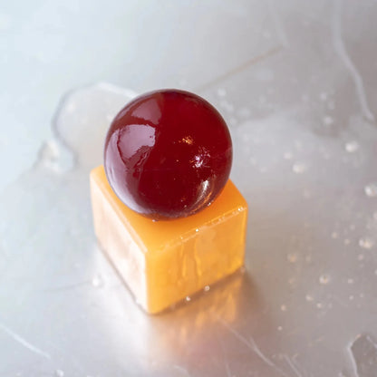 OBA Soap Terralis fra Matias Møllenbach med ravfarvet sæbe og naturlig resinbase