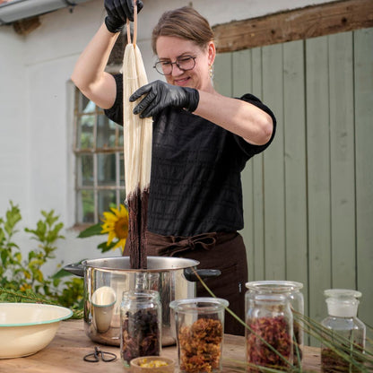 Bog til plantefarvere, tekstilkunstnere og designere