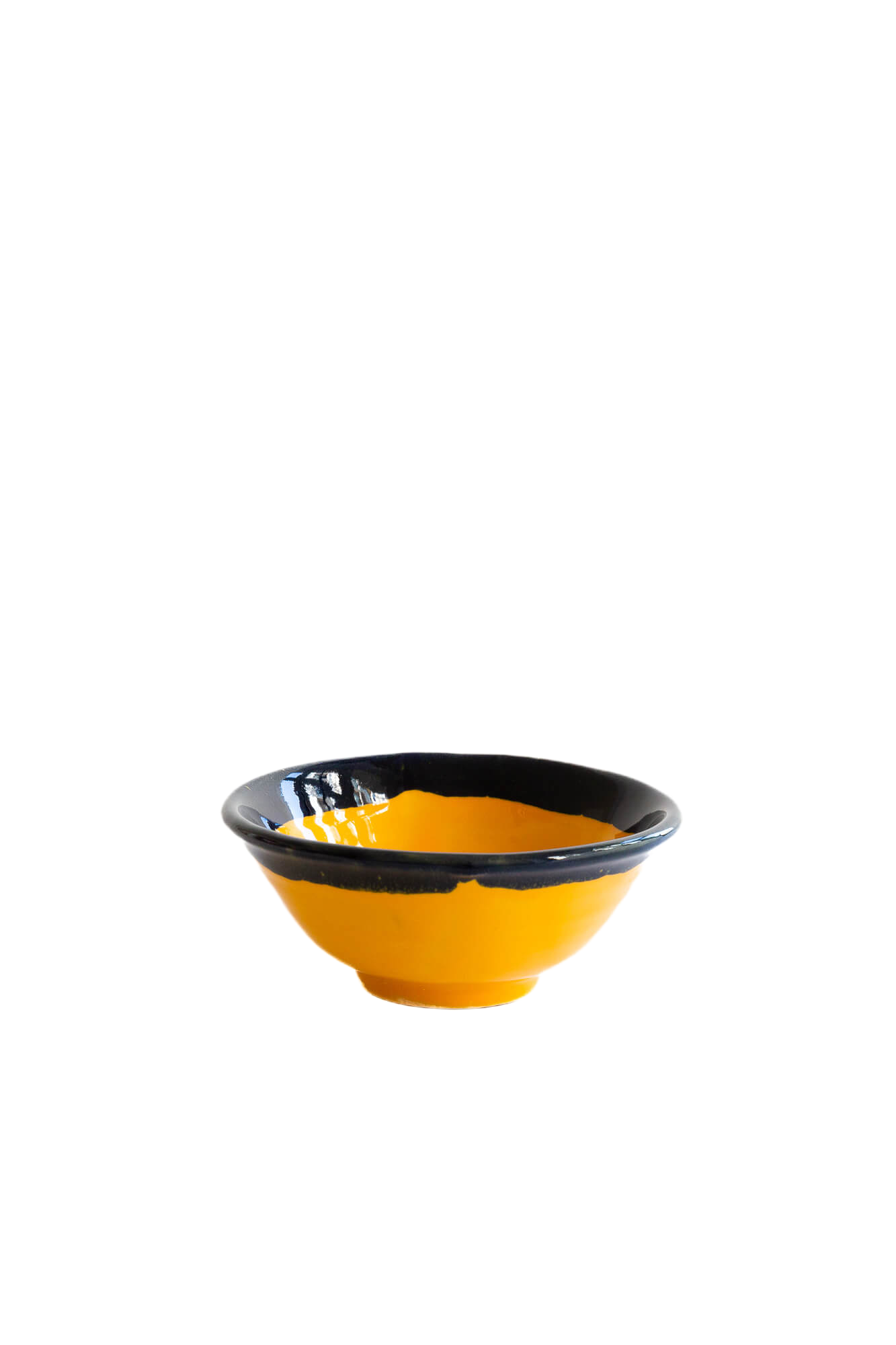 Gul skål med en mørkeblå kant