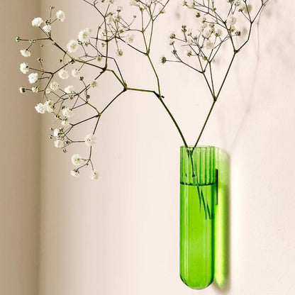 WallLeaf XL vægvase i grønt, rillet glas med magnetisk montering til stiklinger og planteformering