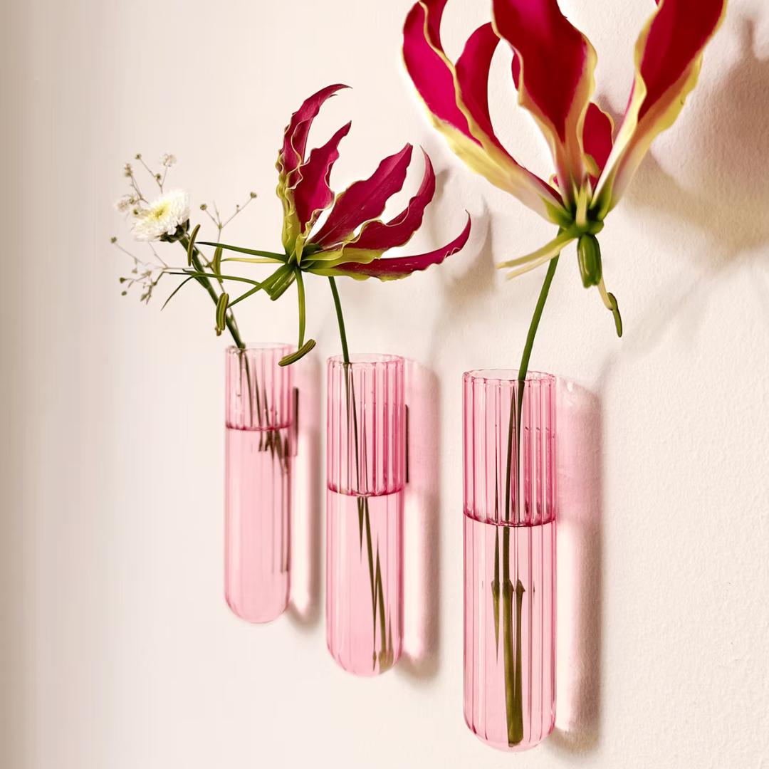 WallLeaf XL 3-pack vægvaser i pink, rillet glas med magnetisk montering til stiklinger og planter