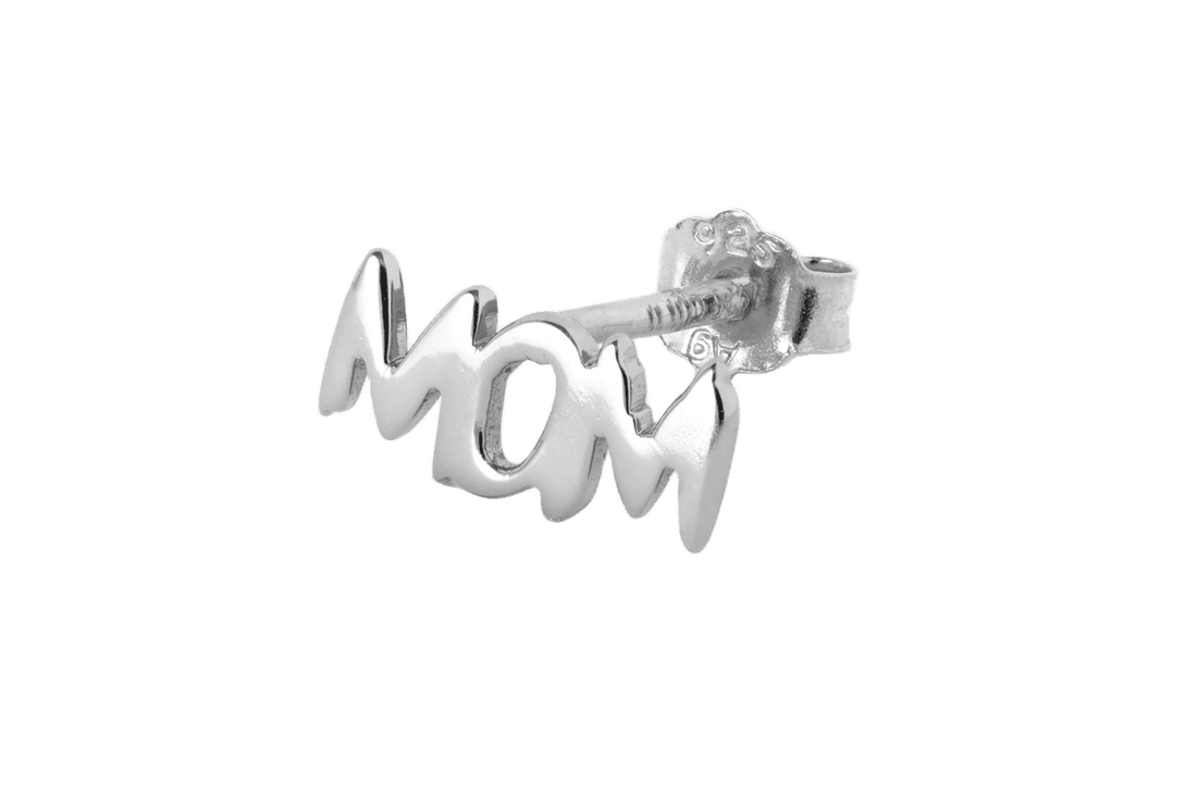 Ørestik/ørering fra LULU CPH i sølv som er har skriften &