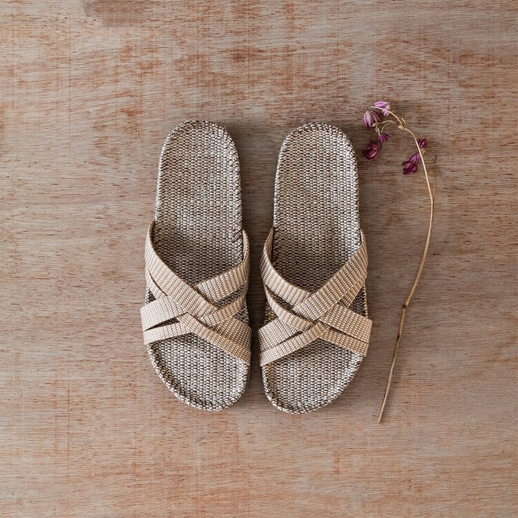 Shangies woman 1, creamy white er en smuk og let beige sandal lavet i jute