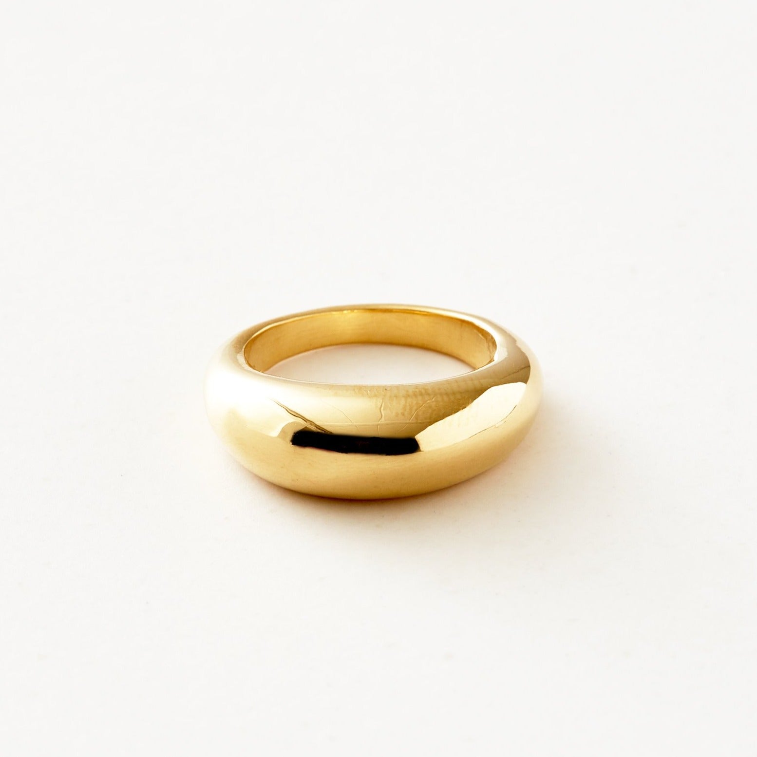 stor rund og chunky guldring, fra studio loma