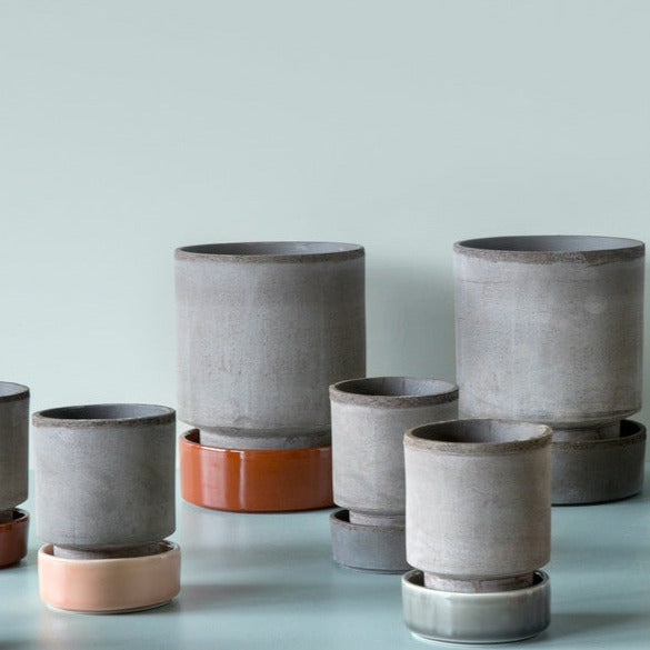 Rå urtepotter med underskåle fra Bergs Potter Hoff Collection