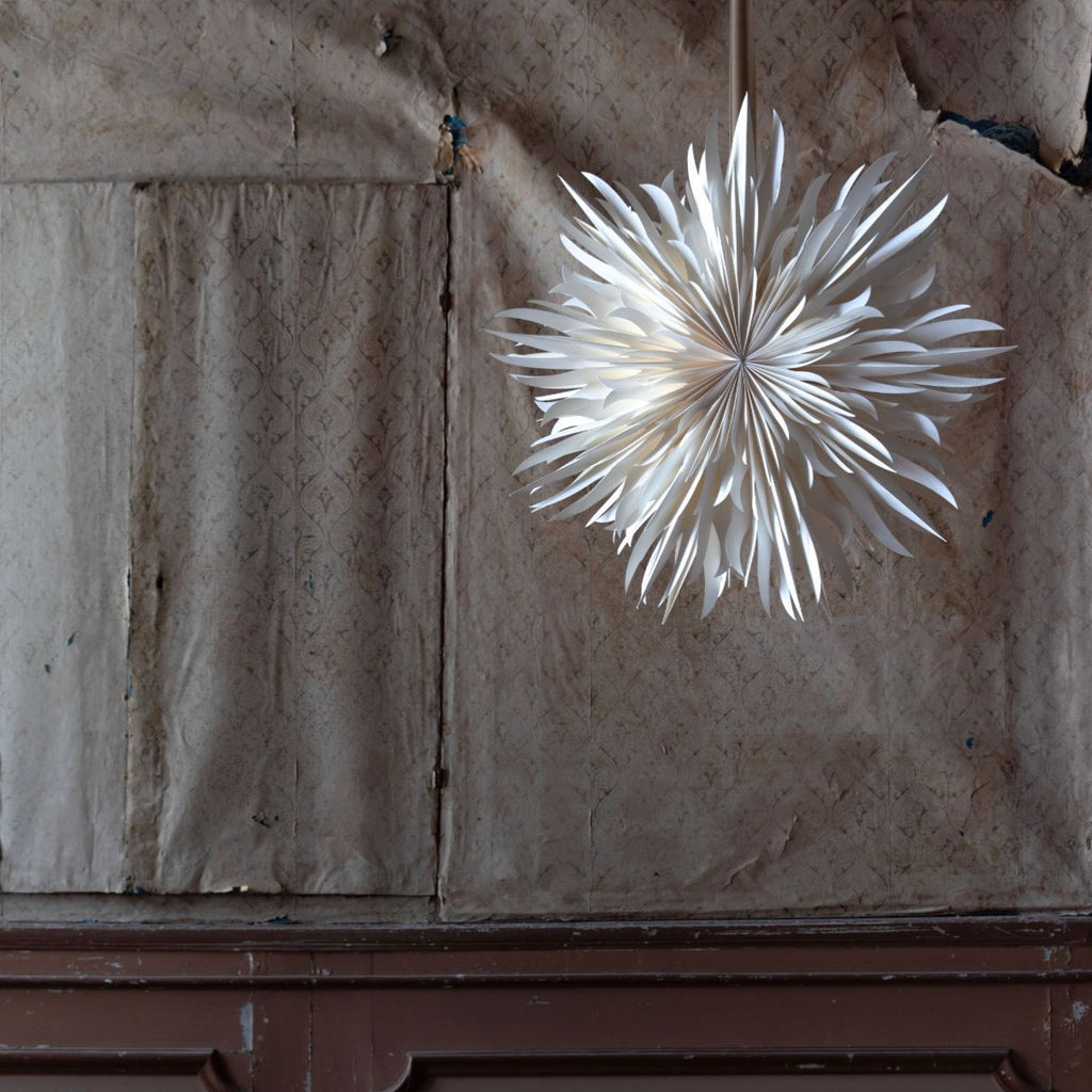 Eldig, Hvid Papirstjerne i 2 størrelser, julestjerne med lys, fra Watt & Veke
