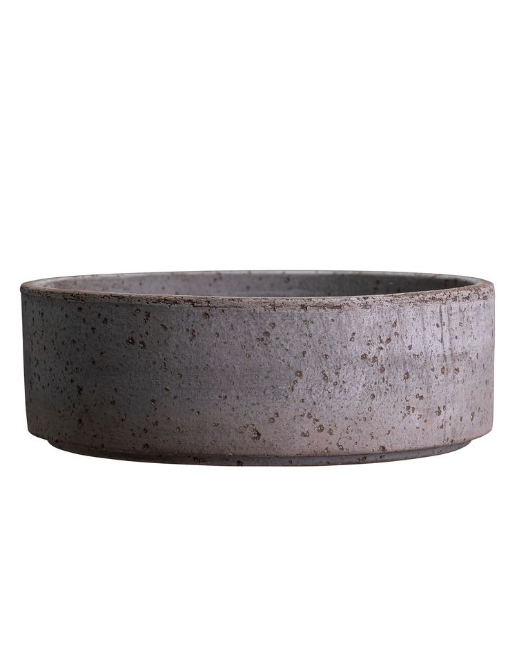 Underskål der passer til The Hoff Pot. Hver underskål er lavet i hånden med præcision og dygtighed, for et optimalt og elegant resultat. Mix og match præcis som du vil - du vælger blot samme størrelse i underskål som potte