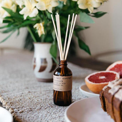 Duftpinde fra PF Candle Co med Sweet Grapefruit