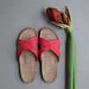 Shangies woman er en let sandal med jute bund, i rød