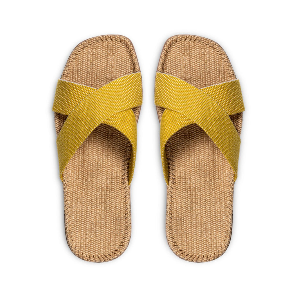 unisex sandal fra shangies i farven mellow maize, som er en gul farve