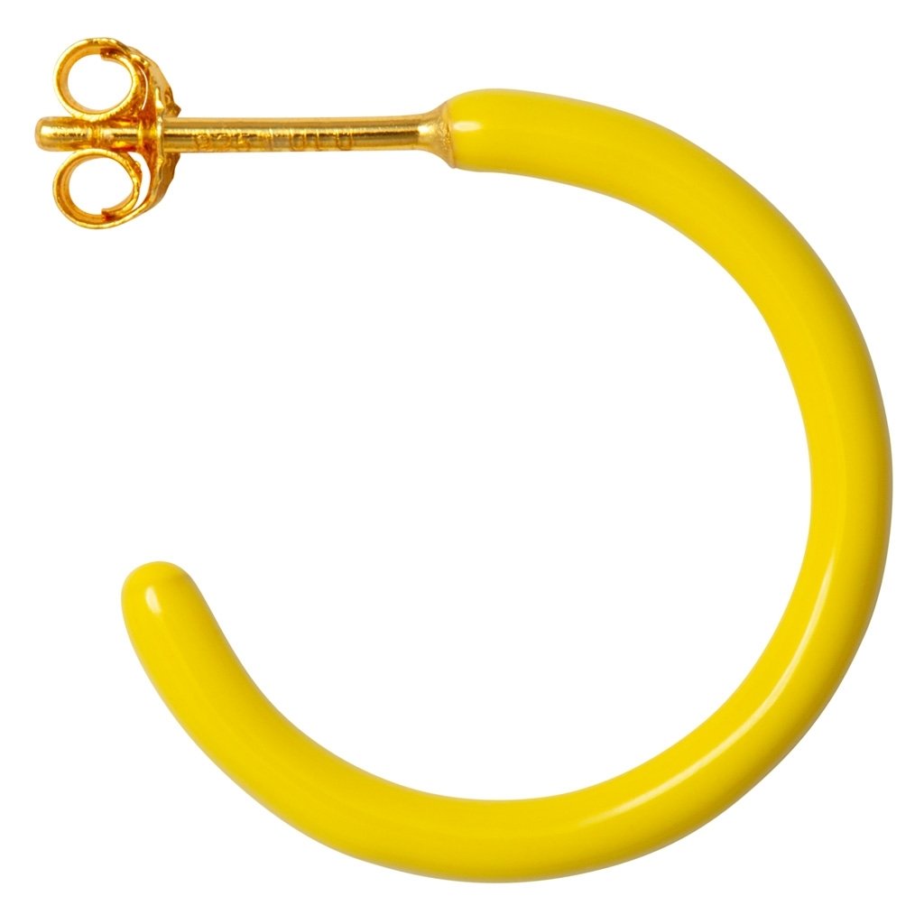 Gule medium hoops, som måler 2 cm og er lavet forgyldt messing med farvet emalje. Lavet af LULU Copenhagen