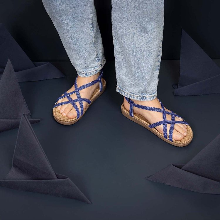 Den feminine blå sandal Shangies woman 