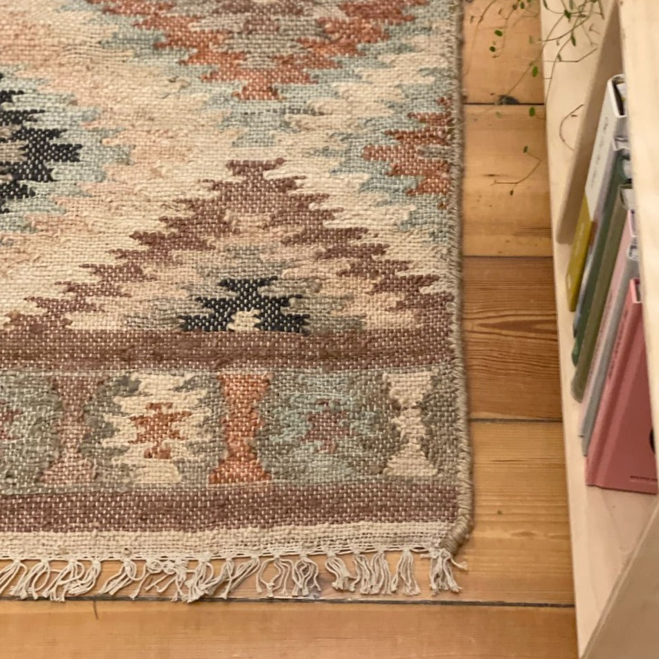 Puebla jute kelim løber fra LIV Interior