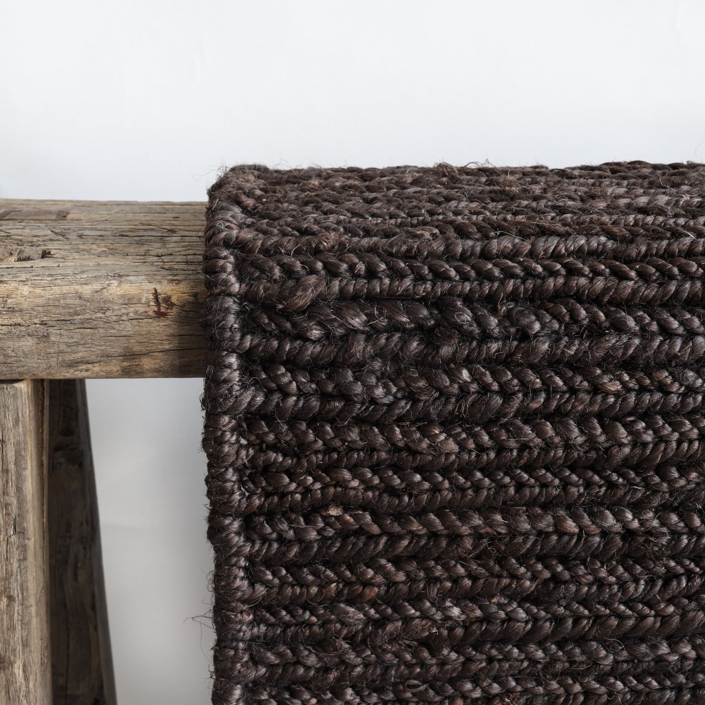 Tell me more SUMAK hamp gulvtæppe i farven brun